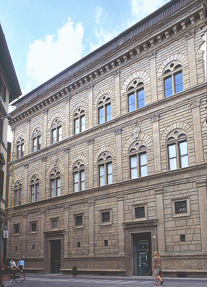<p>Palazzo Rucellai</p>