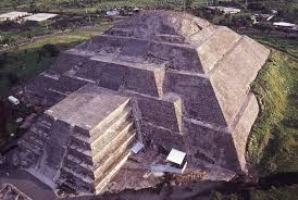 <p>Pyramid of the Moon</p>