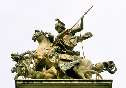 <p>Скульптурна група святого Юрія змієбория на фасаді собору святого Юра у <strong>Львові</strong>. Скульптор<strong> Й. Пінзель</strong></p>