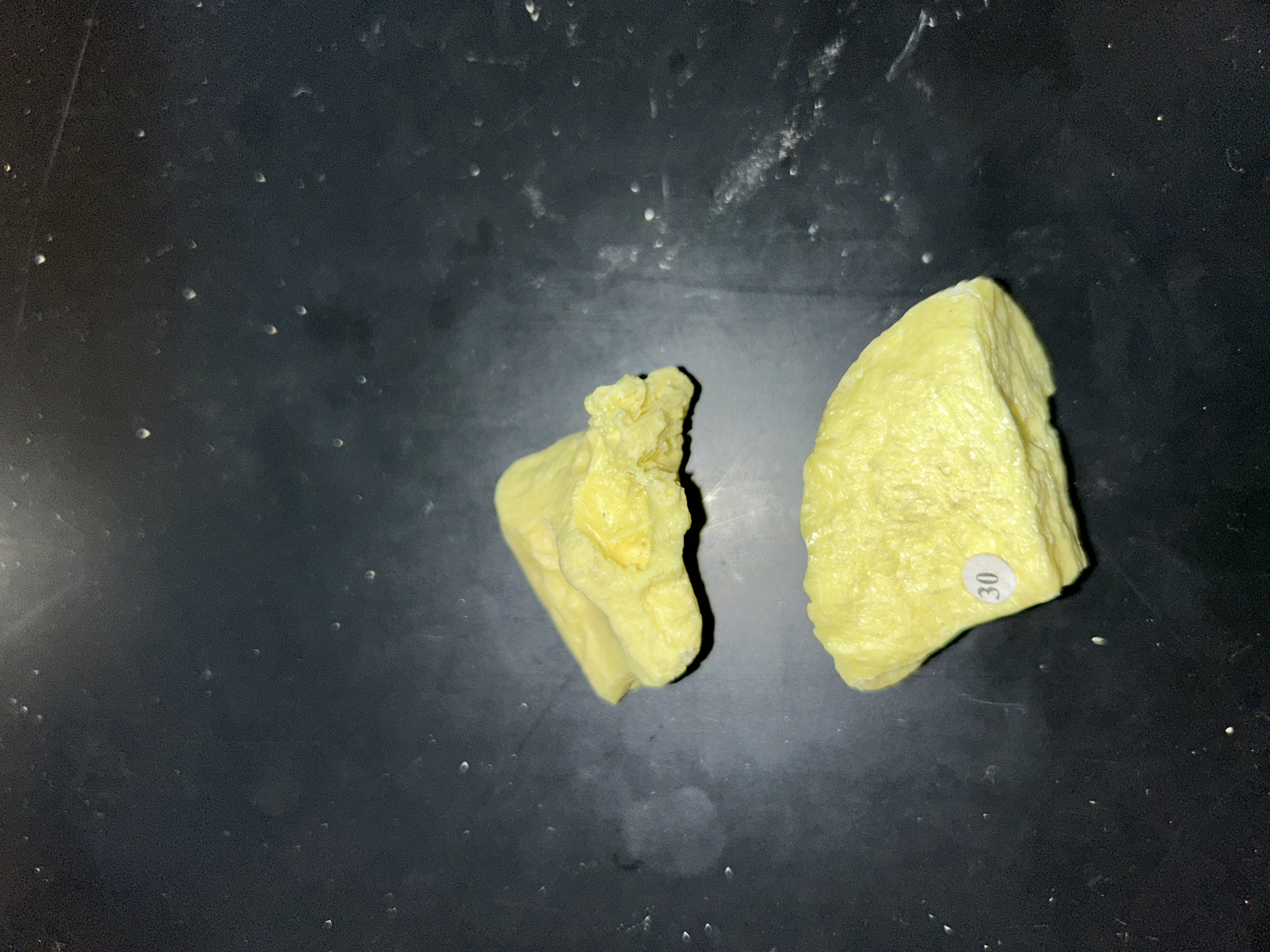 <p>color- <span>Yellow, sulphur-yellow, brownish or greenish yellow, orange, white</span></p><p><span>greasy luster</span></p><p><span>colorless streak</span></p><p></p>