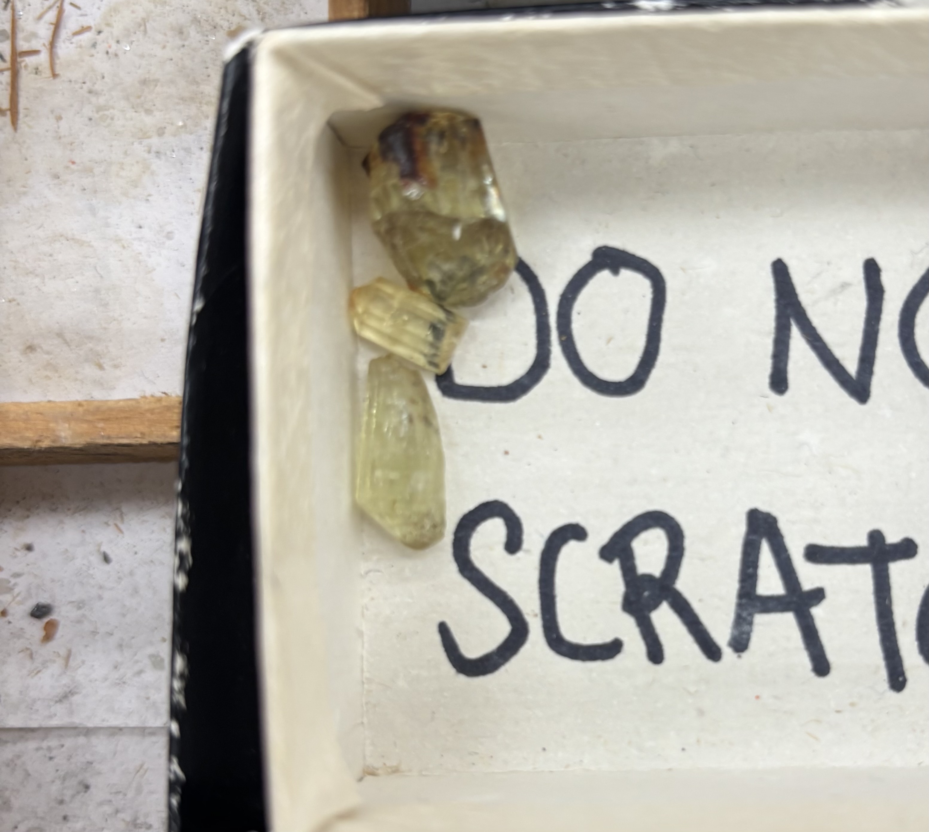 <p>Mineral, diagnosis</p>