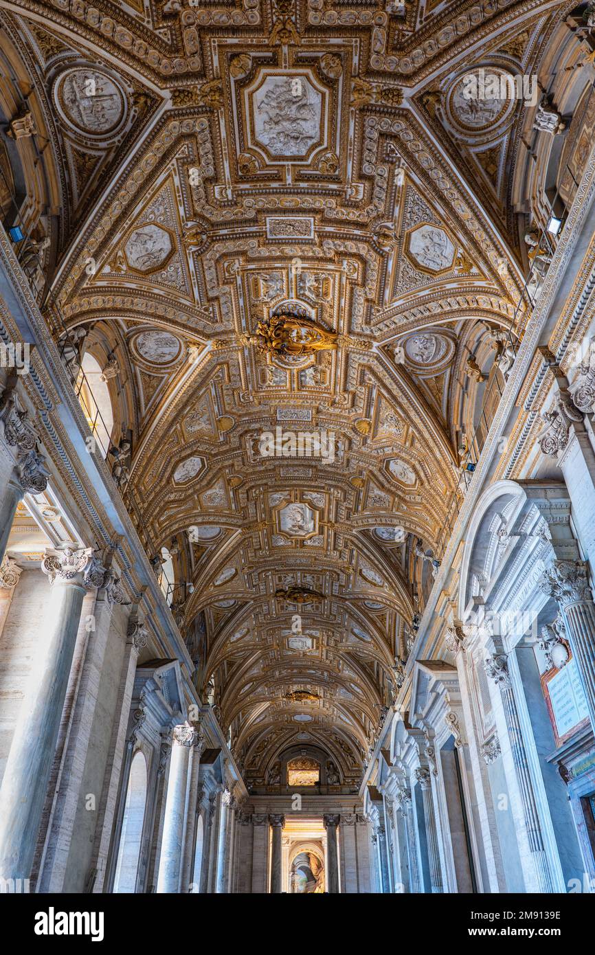 <p>narthex</p>