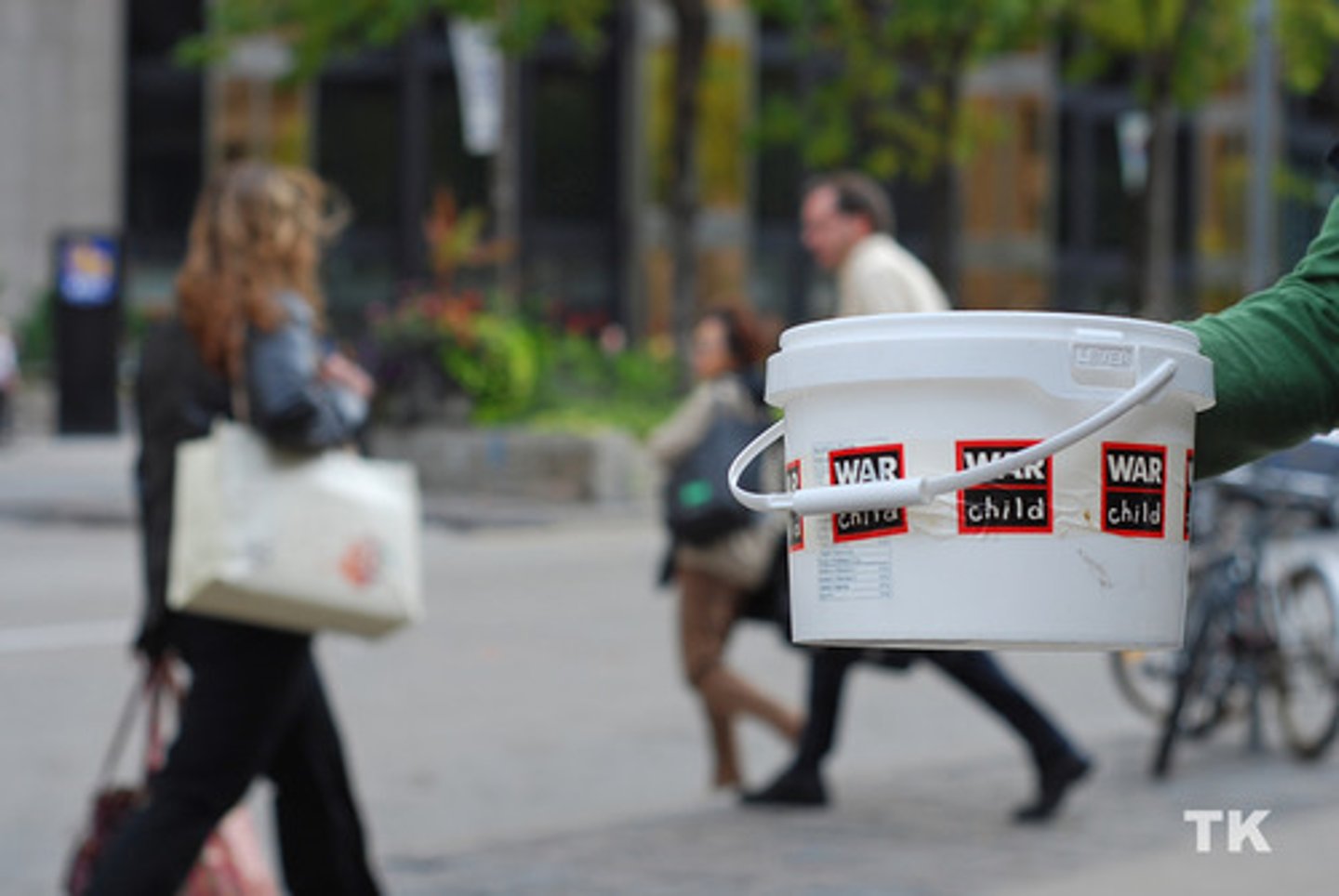 <p>to beg, seek earnestly</p>