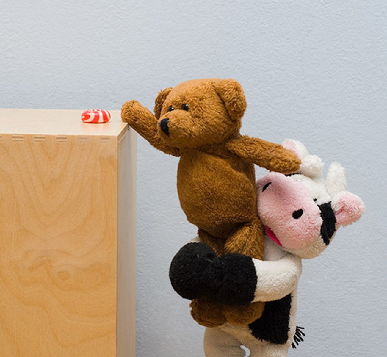 <p>lợi ích nhỏ</p><table style="min-width: 262px;"><colgroup><col style="width: 237px;"><col style="min-width: 25px;"></colgroup><tbody><tr><td colspan="1" rowspan="1" colwidth="237"><p><span>Research suggests there is only a </span><strong><span>minimal advantage</span></strong><span> for bright students in streamed classes.</span></p></td><td colspan="1" rowspan="1"><p><span>Nghiên cứu cho thấy chỉ có một </span><strong><span>lợi ích rất nhỏ </span></strong><span>đối với học sinh giỏi trong các lớp phân luồng.</span></p></td></tr></tbody></table><p></p>