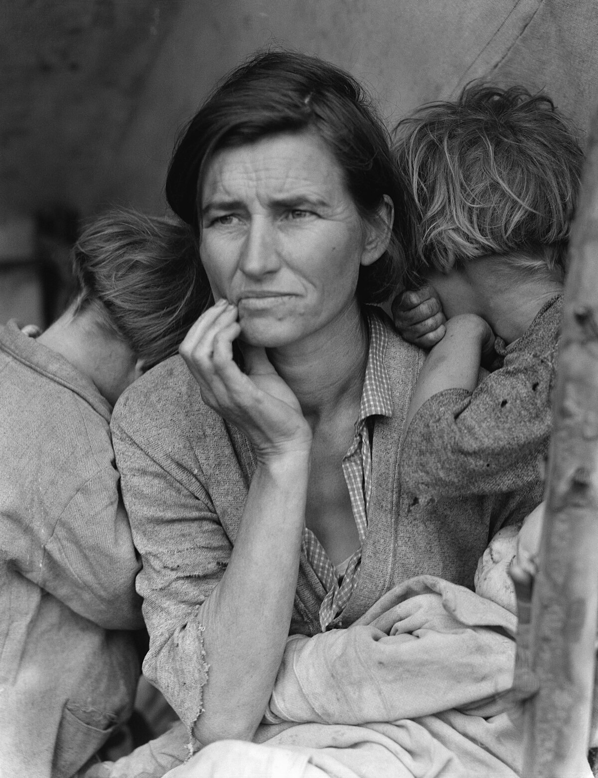 <p>century/movement, artist, name, place, medium, what was her job, she was the first what, who hired her, what was her job an example of and what government agency did this, who did she focus on and why?, what did her job help to do for this population and what did it end up doing for the American people, this woman did not have a what, she has how many kids in the photo but how many in total, the kids leaning on the mother shows what, it also creates what shape, her face shows what, they have what and live where, they look what, this shows what about the American people, she zooms in to show what</p>