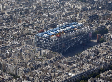 name the building architect and style 