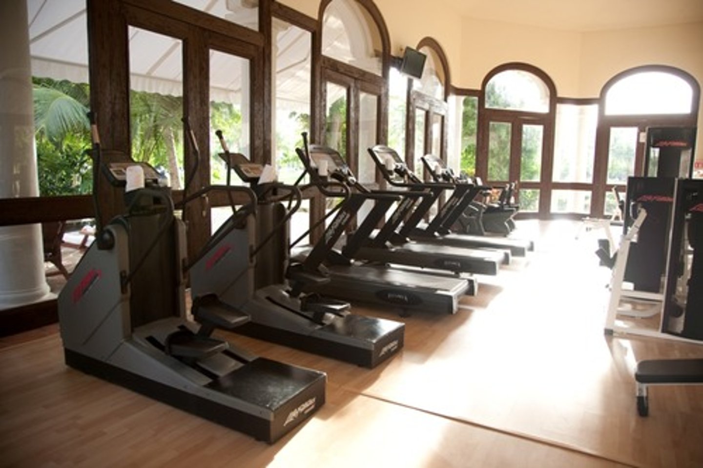 <p>кімната для фітнесу</p>