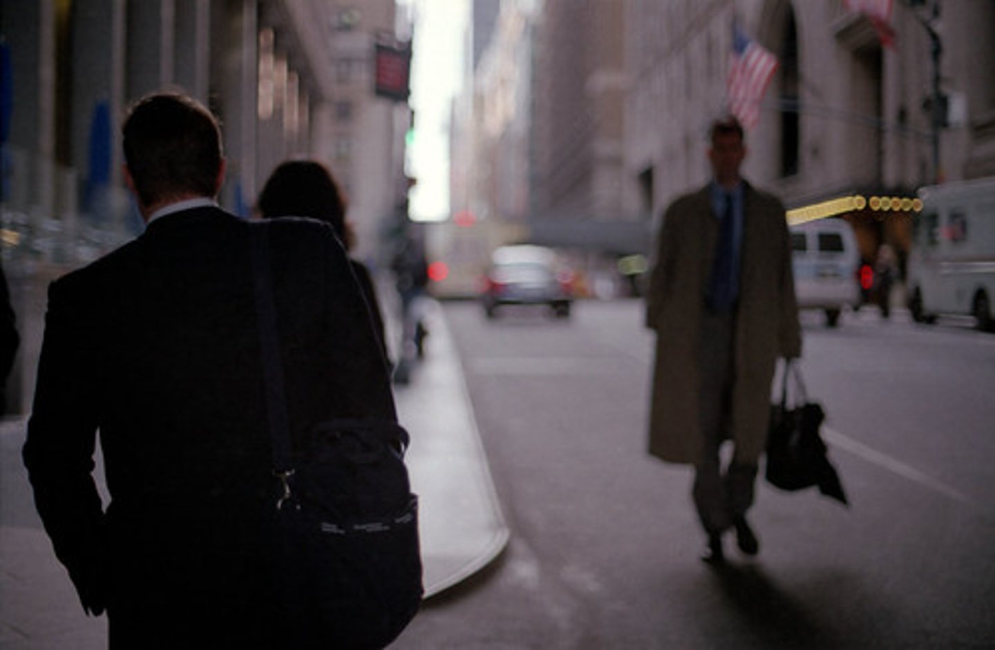 <p>йти на роботу- ir al lugar, де vosotros отримуєте dinero.</p><p>en el trabajo - на роботі</p><p>yo voy</p><p>tú vas</p><p>él/ella/Usted va</p><p>nosotros vamos</p><p>vosotros vais</p><p>ellos/ellas/ustedes van</p><p>Ejemplo: Usted va al trabajo con su perro.</p>