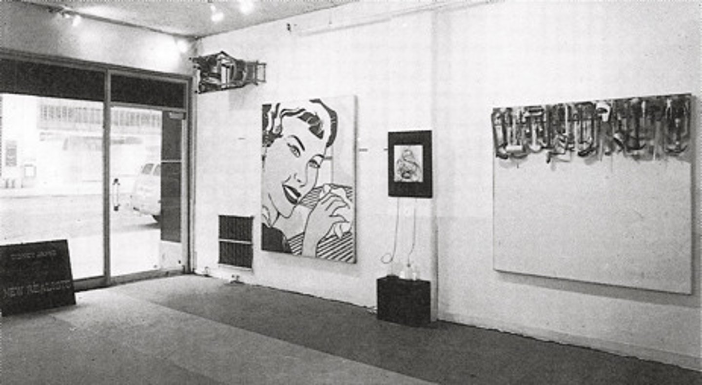 <p>- kuratorzy: Sidney Janis, Pierre Restany</p><p>- wypromowanie pop-art, pop-art jako odgałęzienie neodadaizmu skupione wokół tematu kultury masowej i przedmiotów codziennego użytku</p>