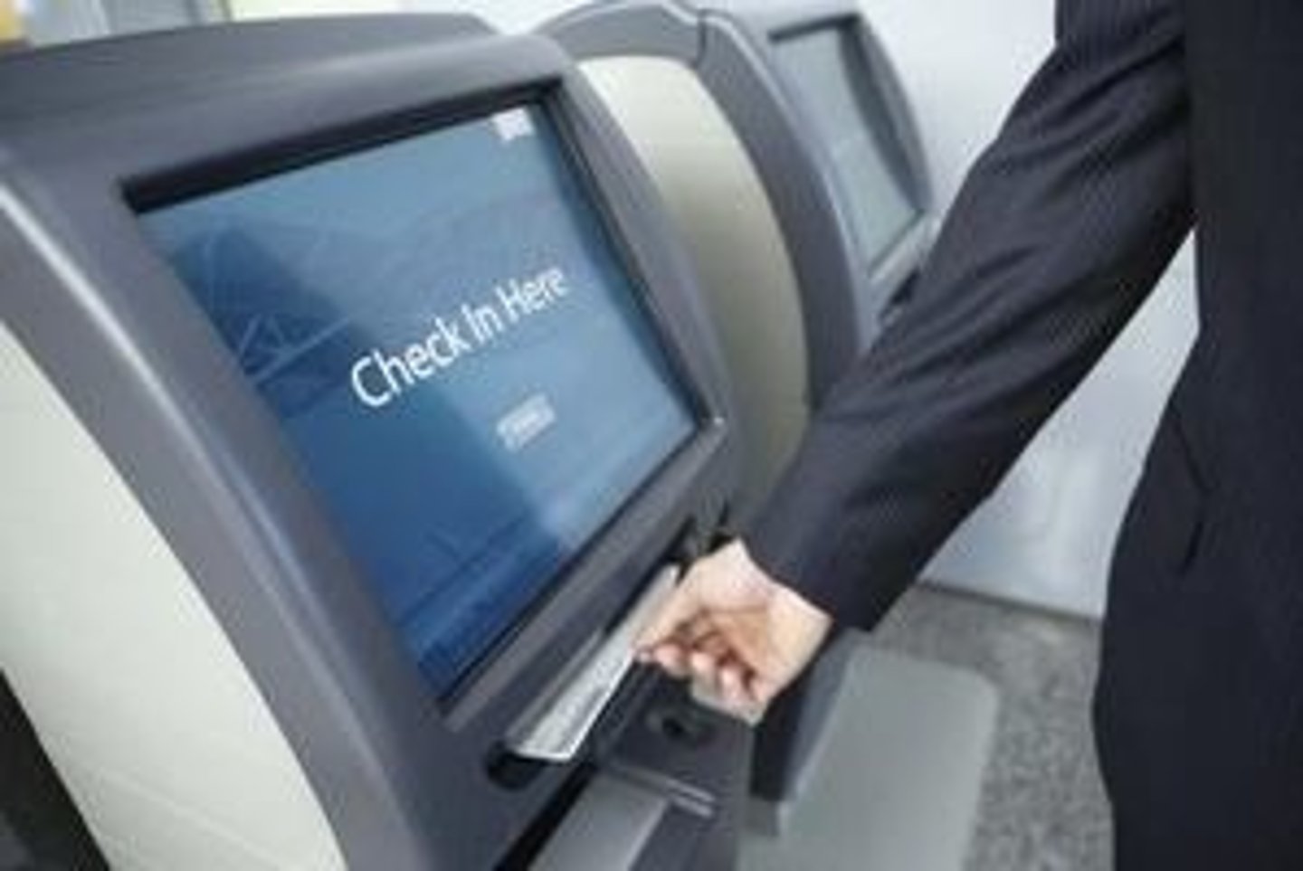 <p>to confirm (seat on a flight)</p>
