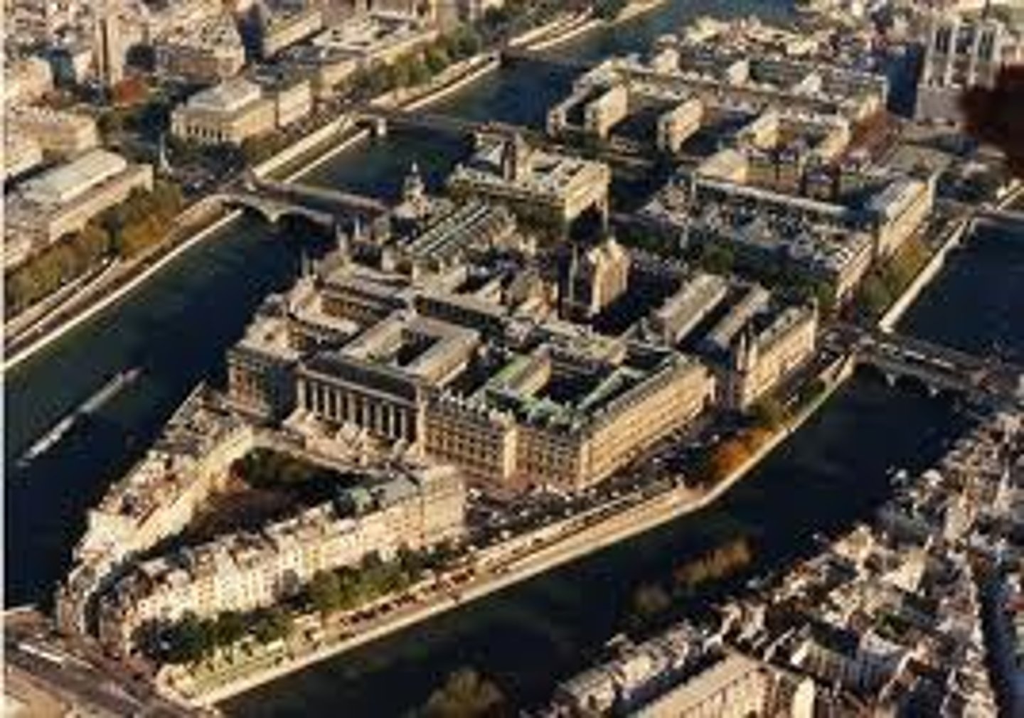 <p>l'Île sur la Seine où Paris a été fondée</p>