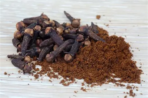 <p>Ground clove</p>