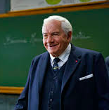 un ancien élève de l'école qui est maintenant ministre