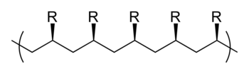 <p>= polymeer waarbij de zijgroepen allemaal langs achter of allemaal langs voor gericht staan op de polymeerketen</p>