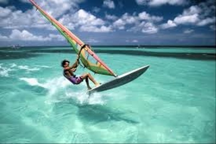 <p>windsurfing</p>