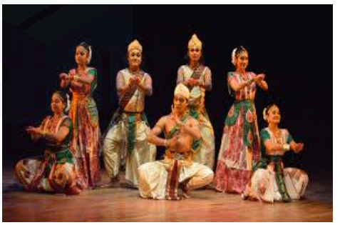 <p>Costume: </p><p>silk costume</p><p>Traditional assamese designs</p><p>ropes hanging from waist</p><p>printed textiles</p>