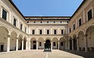 <p>Urbino / THE PALACE AT URBINO / COURTYARD, DUCAL PALACE, URBINO</p>
<p>%%<strong>(FIFTEENTH-CENTURY ITALY)</strong>%%</p>
<p>==<strong>(RENAIISANCE STYLE SPREADING TO OTHER ITALIAN CITIES)</strong>==</p>