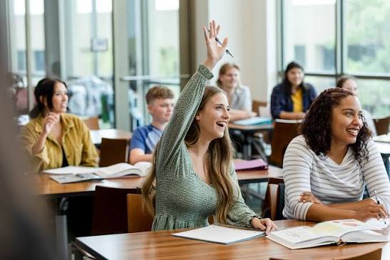 <p>Yo era</p><p>Yo era estudiante </p>