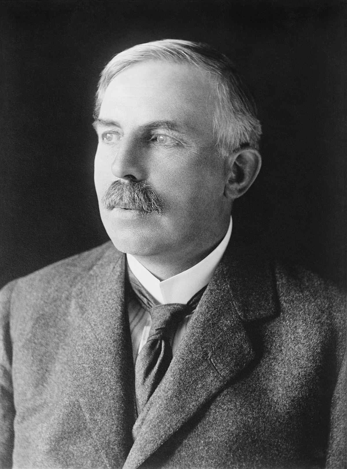 <p><span>New Zealand physicist who discovered that nearly all the mass of an atom is in its nucleus and contributed to the Geiger-Marsden gold foil experiments</span></p>