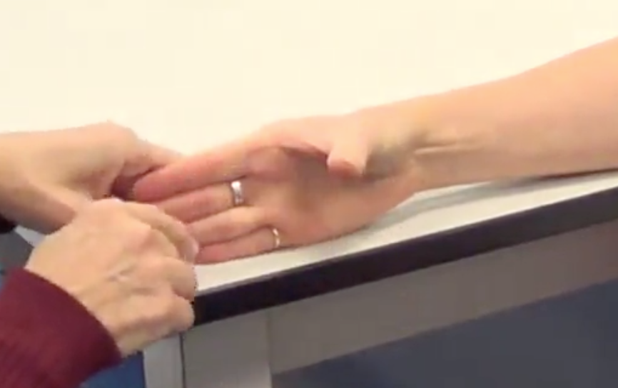 -Hand in a mid position with their thumb in full abduction (hand should be making an L)
-Stabilizing the DIPs of the non-test dingers