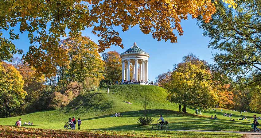 <p>Sir Benjamin Thompson, Englischer Garten, Munich</p>