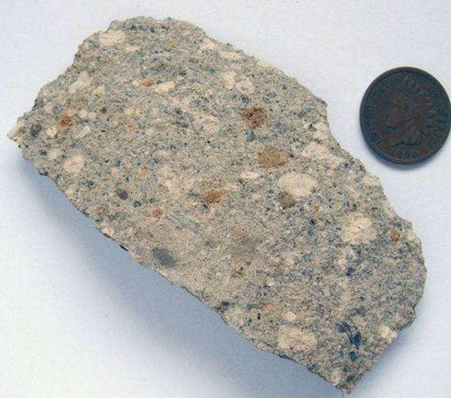 <p>TEXTURES</p><p>It contains <strong>PIECES OF ASH, OTHER MOLTEN BLOBS EMBEDDED IN THEM.</strong></p>