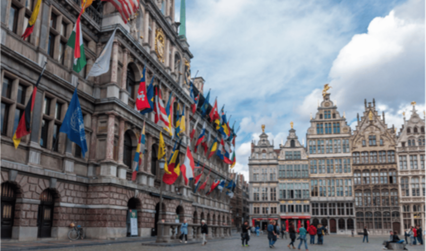 <p>reflect the tradition of building in wood with their use of stone to imitate wooden pillars and beams. Guild houses are characterized by their variety, each facade strives to be different in height and rhythm</p>