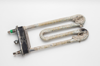 <p>прибирати накип  </p><p>white<span><strong><span> </span></strong></span>material<span><strong><span> that </span></strong></span>collects<span><strong><span> inside </span></strong></span>water<span><strong><span> </span></strong></span>pipes<span><strong><span>, kettles, etc. in </span></strong></span>areas<span><strong><span> where the </span></strong></span>water<span><strong><span> is hard (= contains a lot of natural chemicals)</span></strong></span></p>