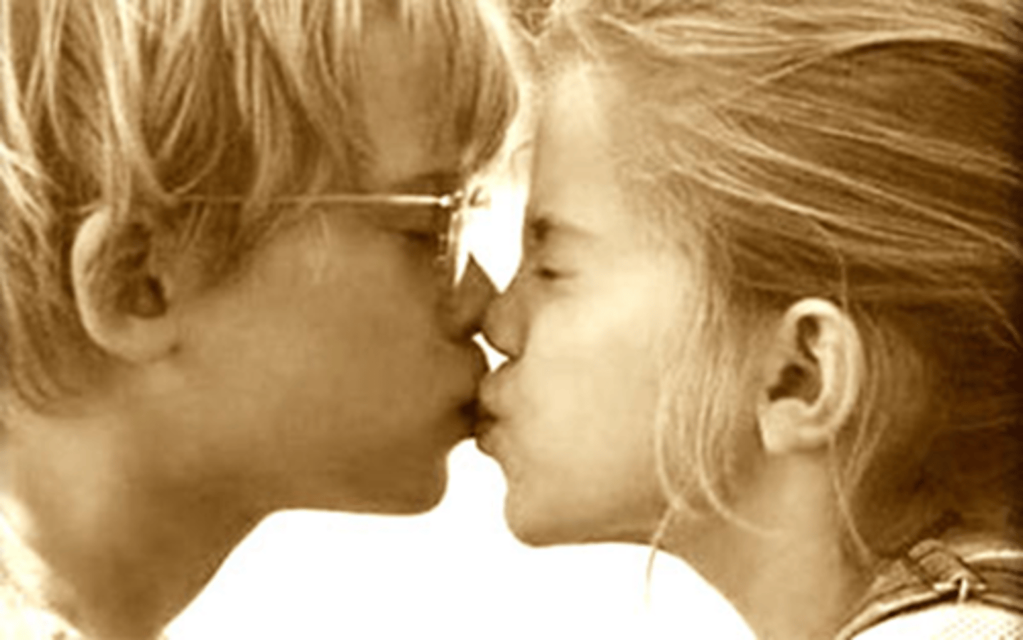 <p>to kiss each other</p>