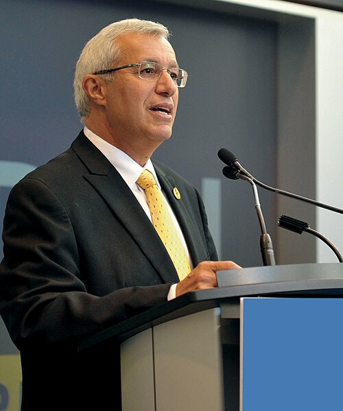 <p>Vic Fedeli</p>