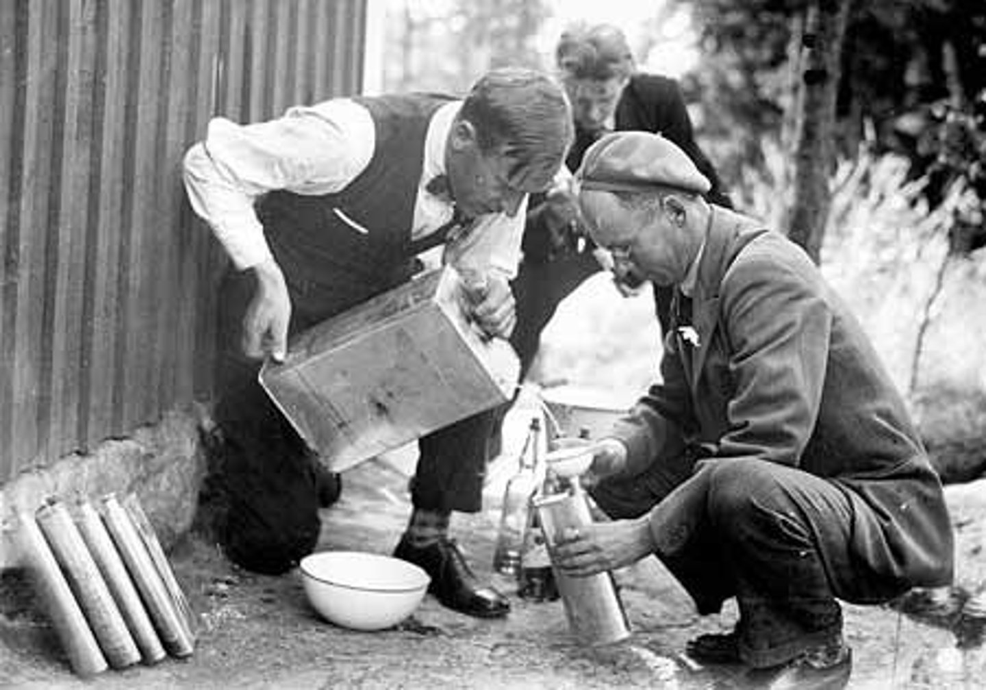 <p>Smugglers of illegal alcohol during the Prohibition era</p>