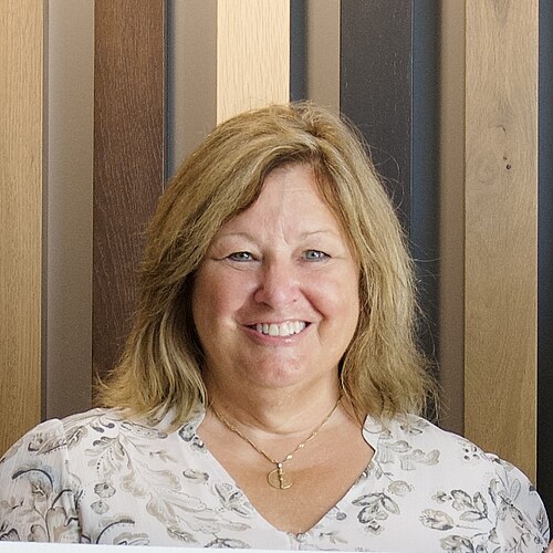 <p>Lisa Thompson</p>