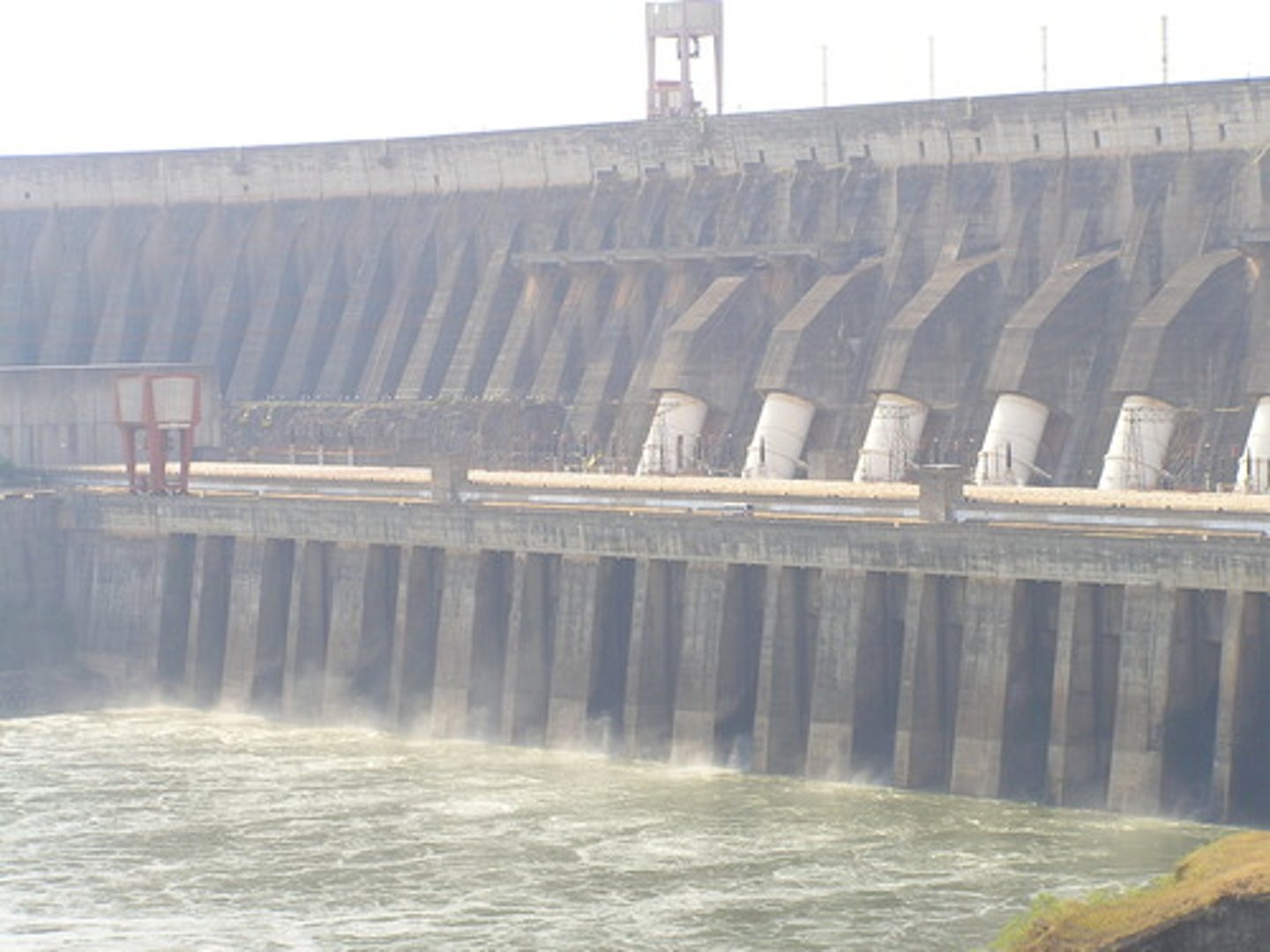 <p>Located on the Nile River and built to control the Nile for economic reasons</p>