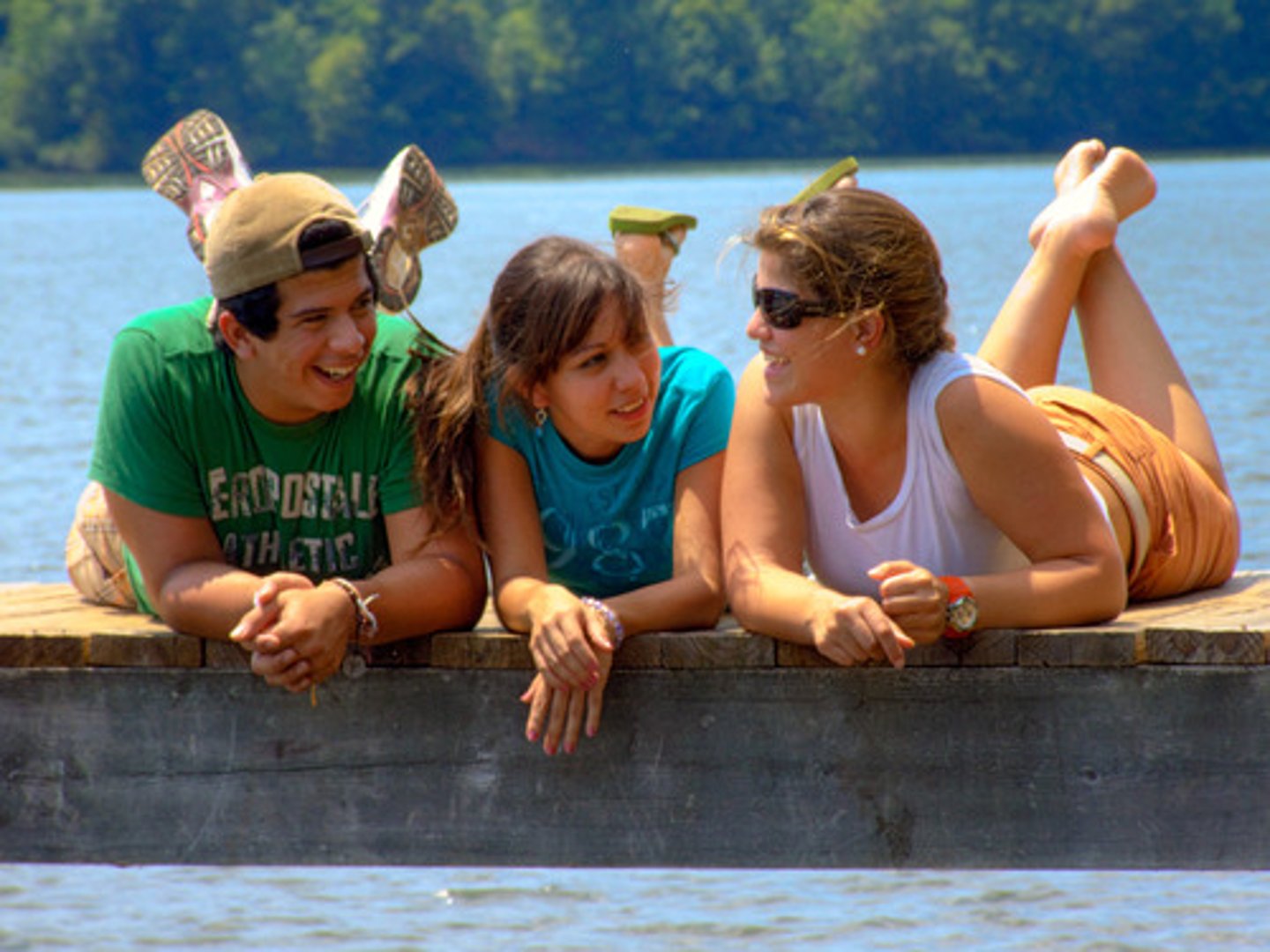 <p>to spend time with friends/hang out</p>