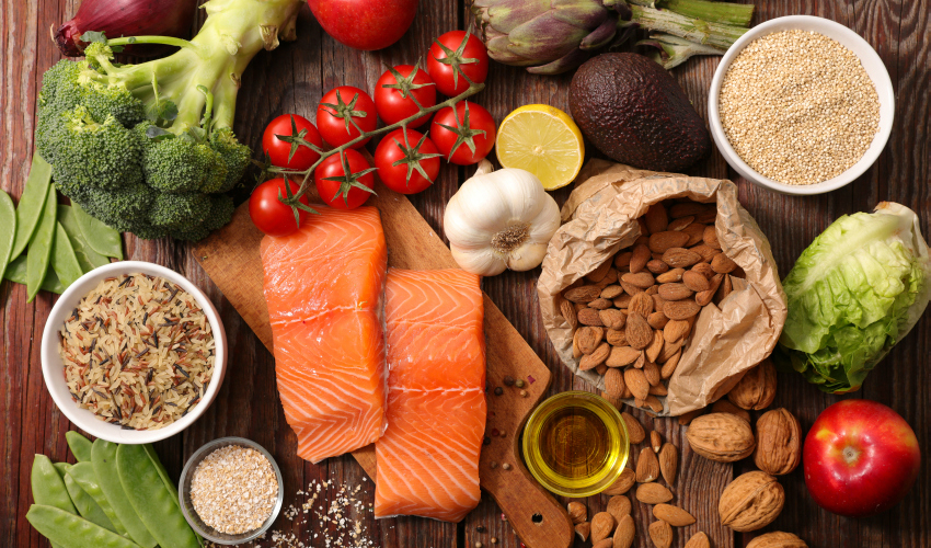 <ul><li><p>aminoacizi (AA)</p></li><li><p>monozaharide</p></li><li><p>glicerol</p></li><li><p>baze aromatice</p></li></ul><p></p>