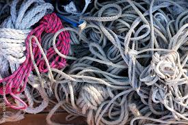 <p>entangled (rối, rối rắm)</p>