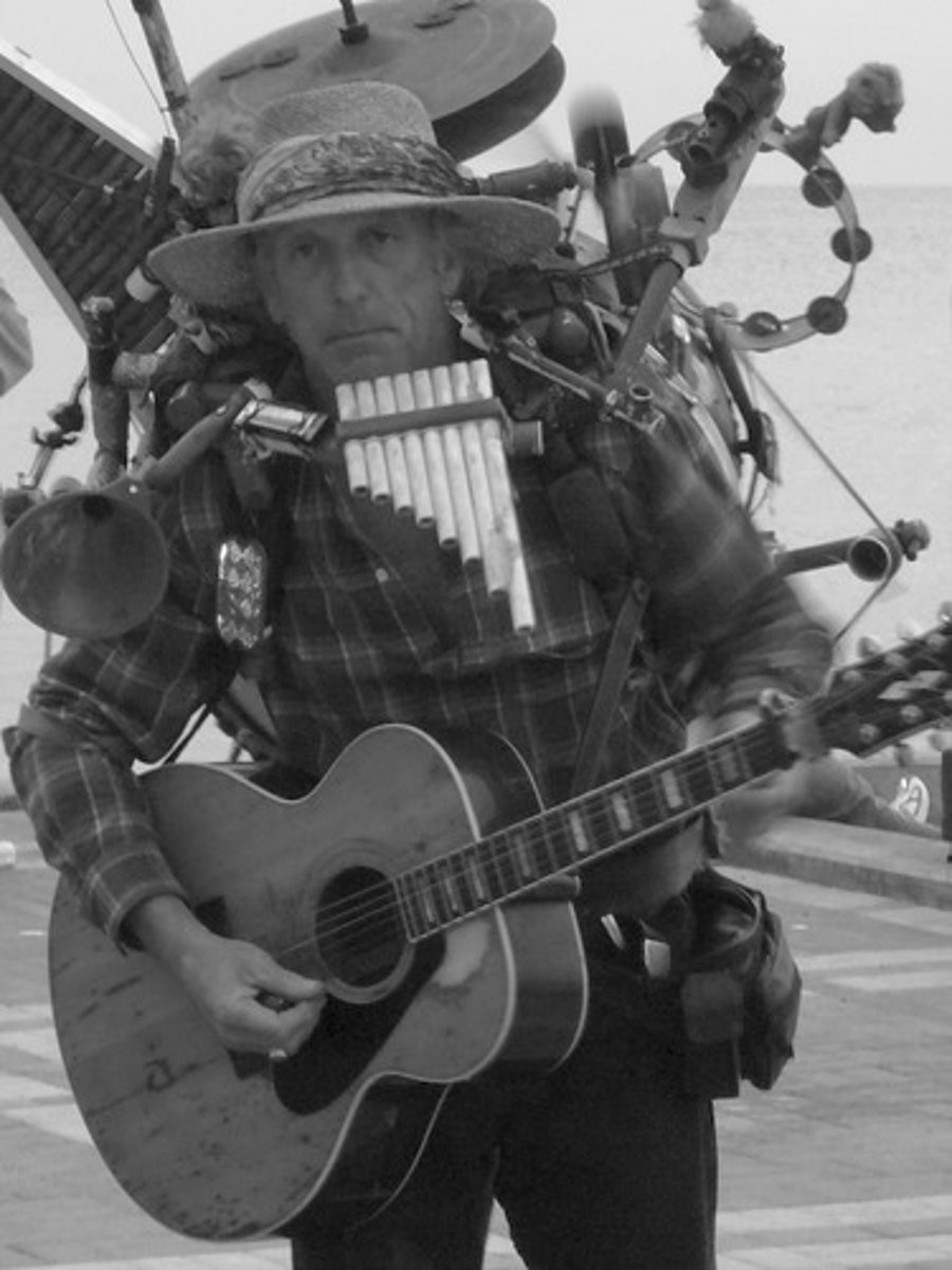 <p>el músico, la música</p>