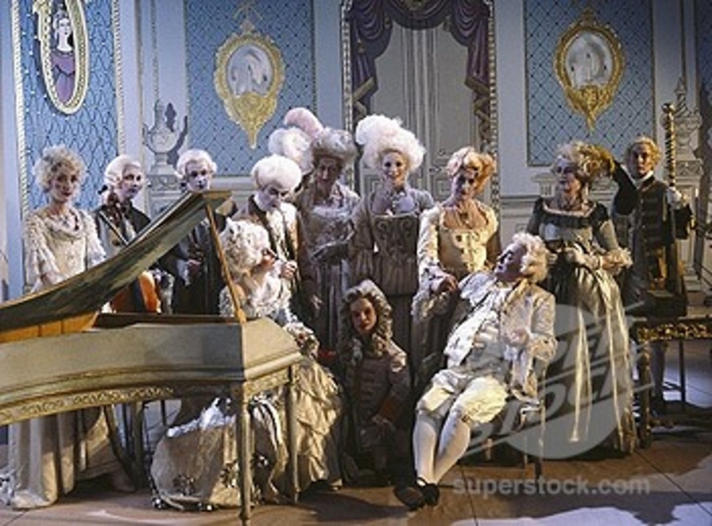 <p>A government in which power is in the hands of a hereditary ruling class or nobility</p>