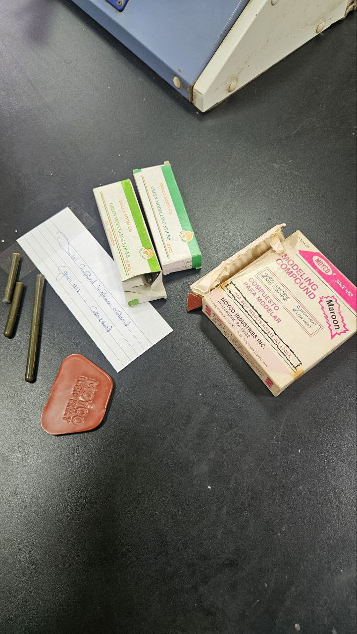 <p>Dental compound impression material (green sticks and cakes (sheets))</p>