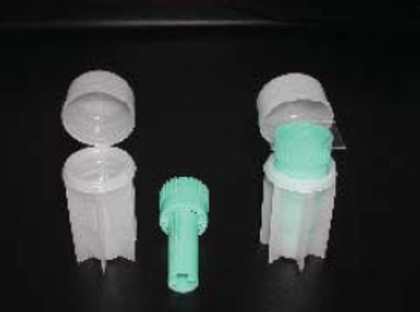 <p>Which rodent parasite egg CANNOT easily be diagnosed by the means illustrated in the picture?</p><p>A. 𝘙𝘰𝘥𝘦𝘯𝘵𝘰𝘭𝘦𝘱𝘪𝘴 𝘯𝘢𝘯𝘢</p><p>B. 𝘚𝘺𝘱𝘩𝘢𝘤𝘪𝘢 𝘰𝘣𝘷𝘦𝘭𝘢𝘵𝘢</p><p>C. 𝘈𝘴𝘱𝘪𝘤𝘶𝘭𝘶𝘳𝘪𝘴 𝘵𝘦𝘵𝘳𝘢𝘱𝘵𝘦𝘳𝘢</p><p>D. 𝘊𝘳𝘺𝘱𝘵𝘰𝘴𝘱𝘰𝘳𝘪𝘥𝘪𝘶𝘮 𝘮𝘶𝘳𝘪𝘴</p>