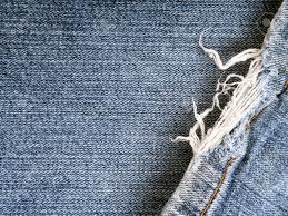 <p><strong>with the threads at the edge coming loose:</strong></p><p><br></p>