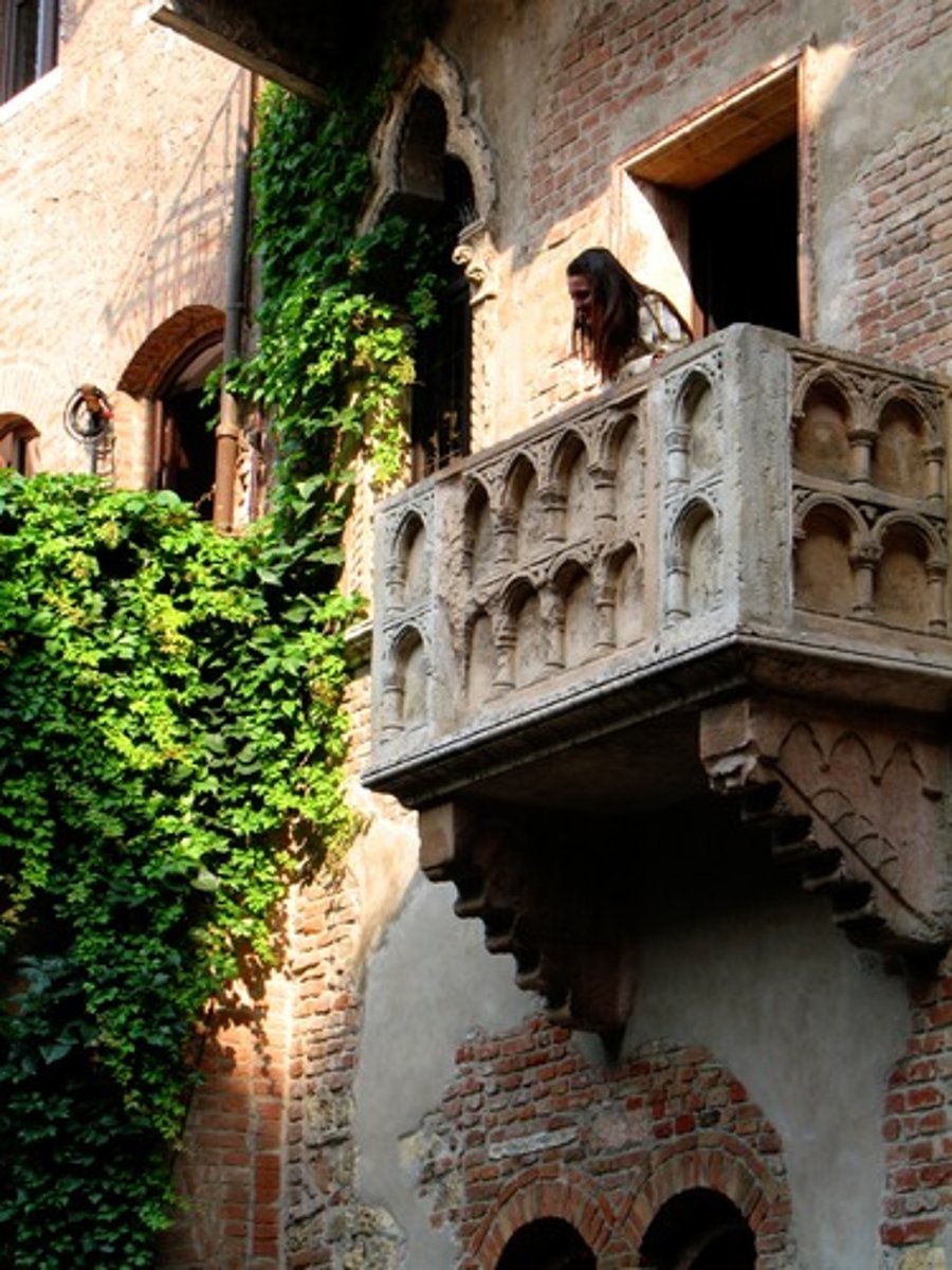 <p>balcony</p>