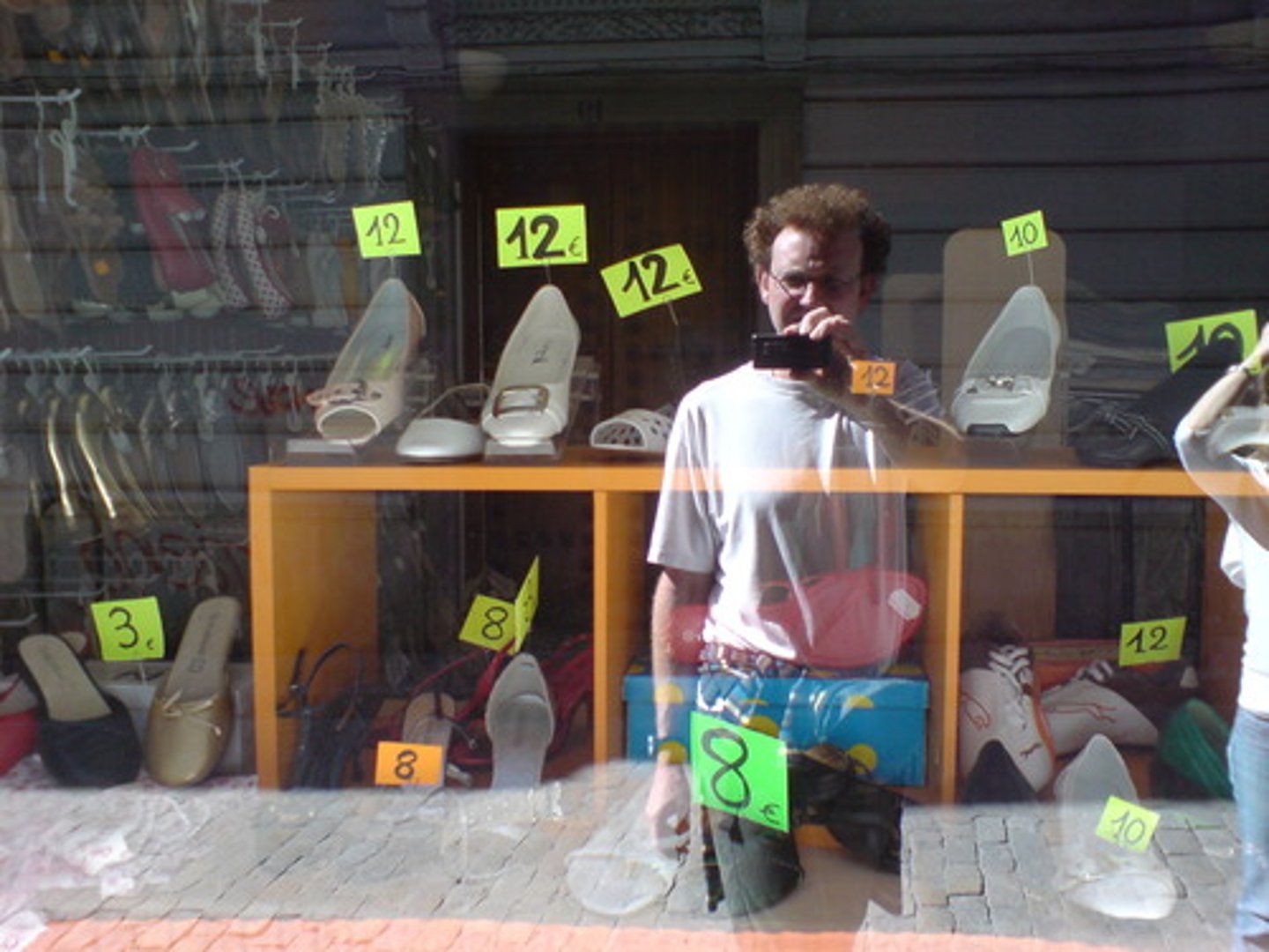 <p>They're the same price.</p>