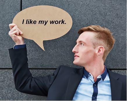 <p>Jack said <strong>that</strong> he liked his job</p><p><span>|ðæt|</span></p><p>Что, чтобы (служит для присоединения придаточного предложения к главному)</p>