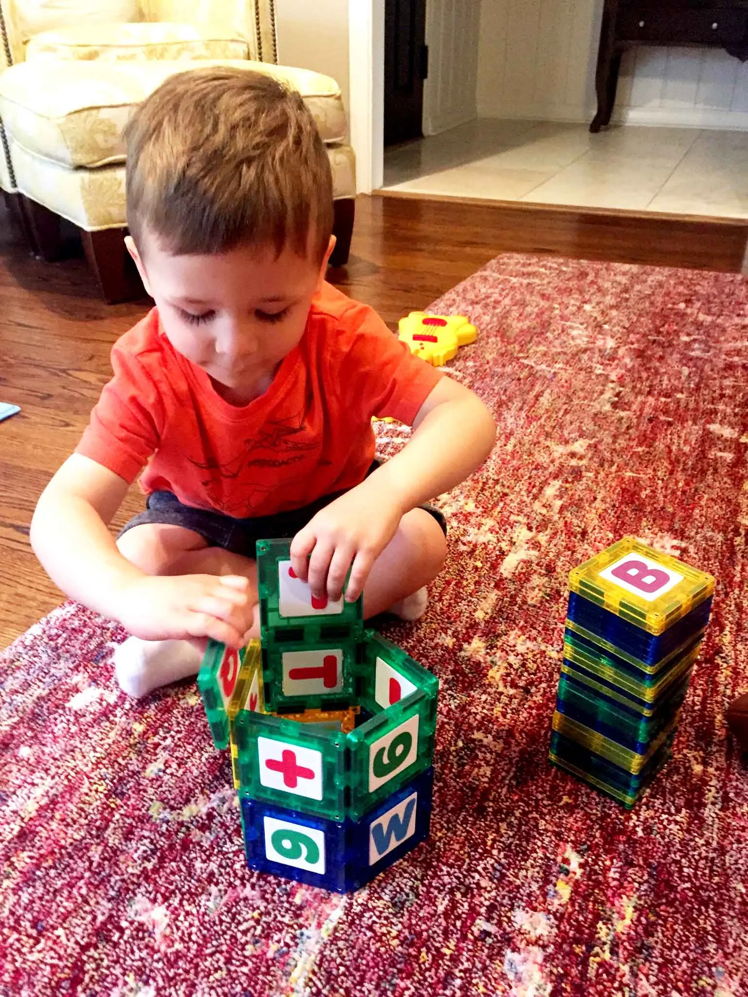 <ul><li><p>Snips w/ scissors <span data-name="scissors" data-type="emoji">✂</span>&nbsp;</p></li><li><p>Draws circle, traces</p></li><li><p>Builds tower &gt;4 blocks</p></li><li><p>Strings beads</p></li></ul><p></p>