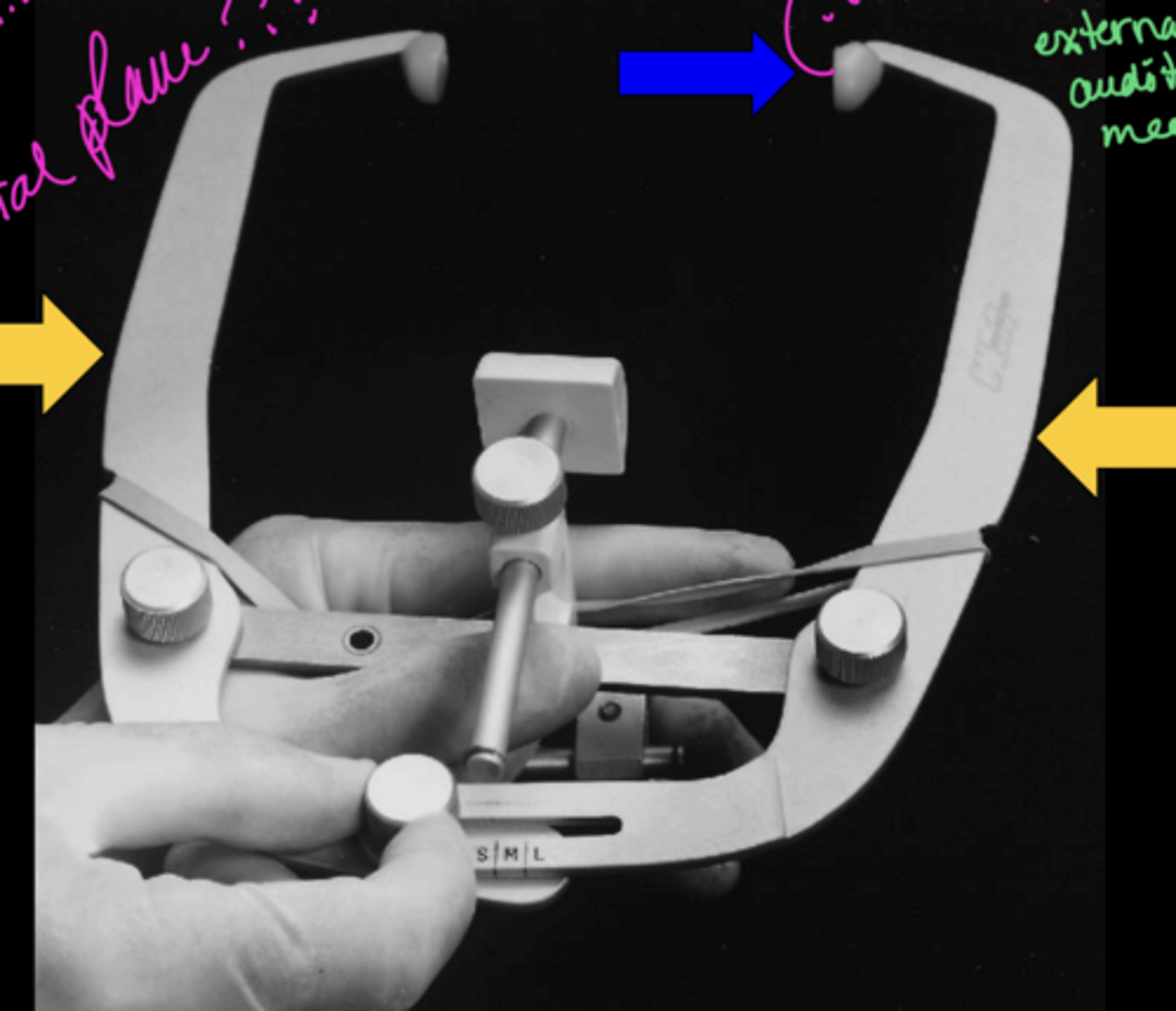 <p>What are the arrows pointing to and what is this instrument used for</p>