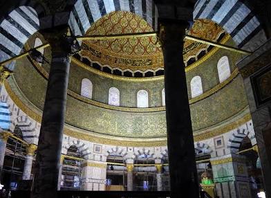 <ul><li><p>Dome of the rock (interior/exterior)</p></li><li><p>jerusalem</p></li><li><p>late 7th century</p></li></ul><p></p>