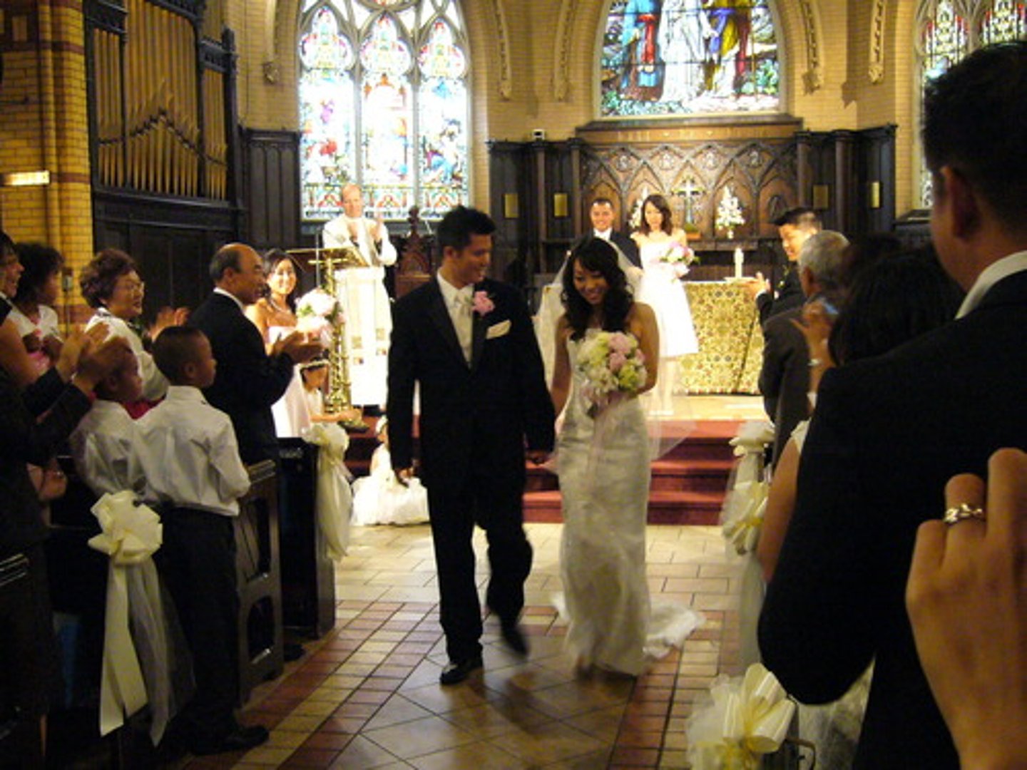 <p>to get married</p>