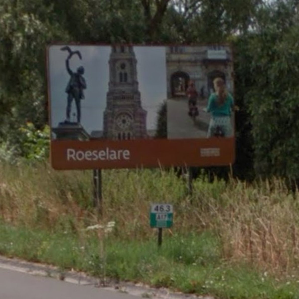 <p>District sign on highway</p>