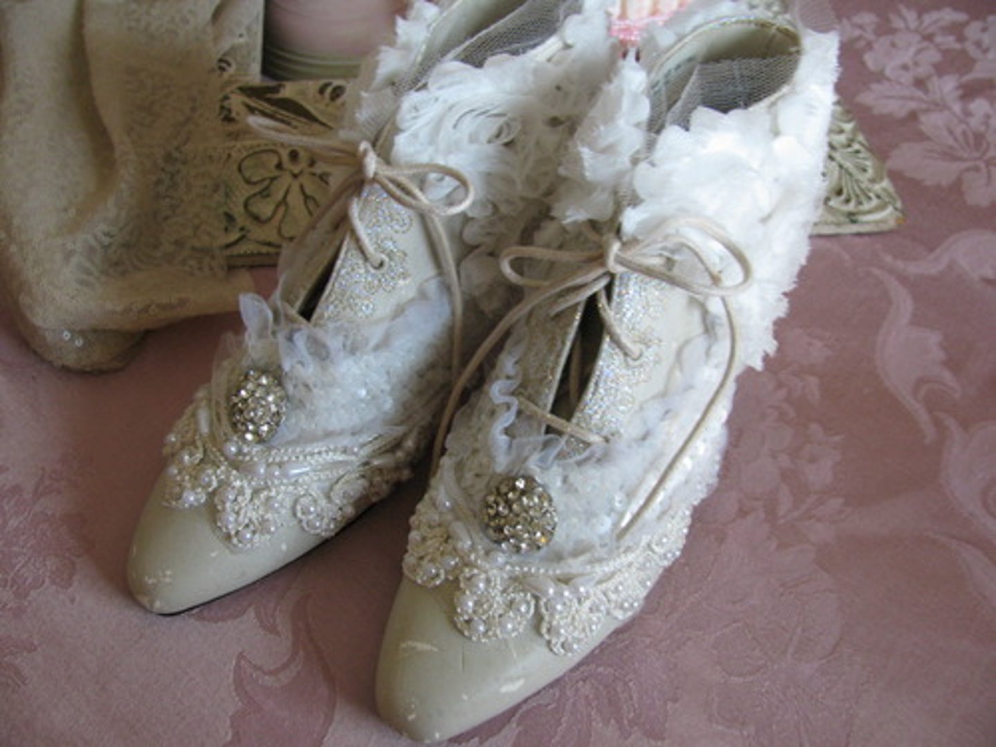 <p>(v.) to decorate, adorn, touch up; to improve by adding details</p><p>Synonym: garnish</p>